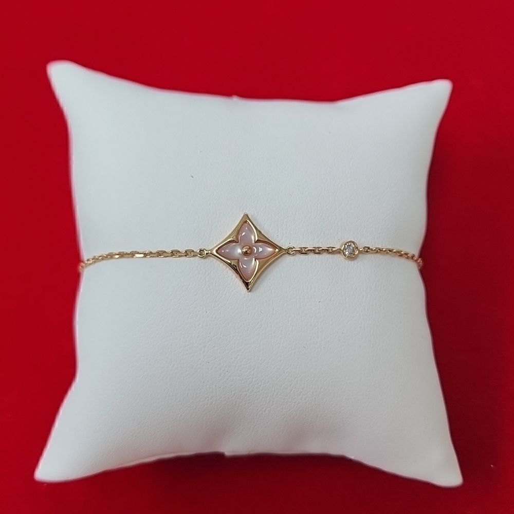Louis Vuitton BLOSSOMS Pink Mother of Pearl and Diamond 18K Rose Gold Bracelet
